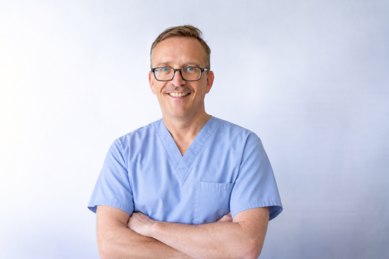 Dr Roach Cataract Surgeon