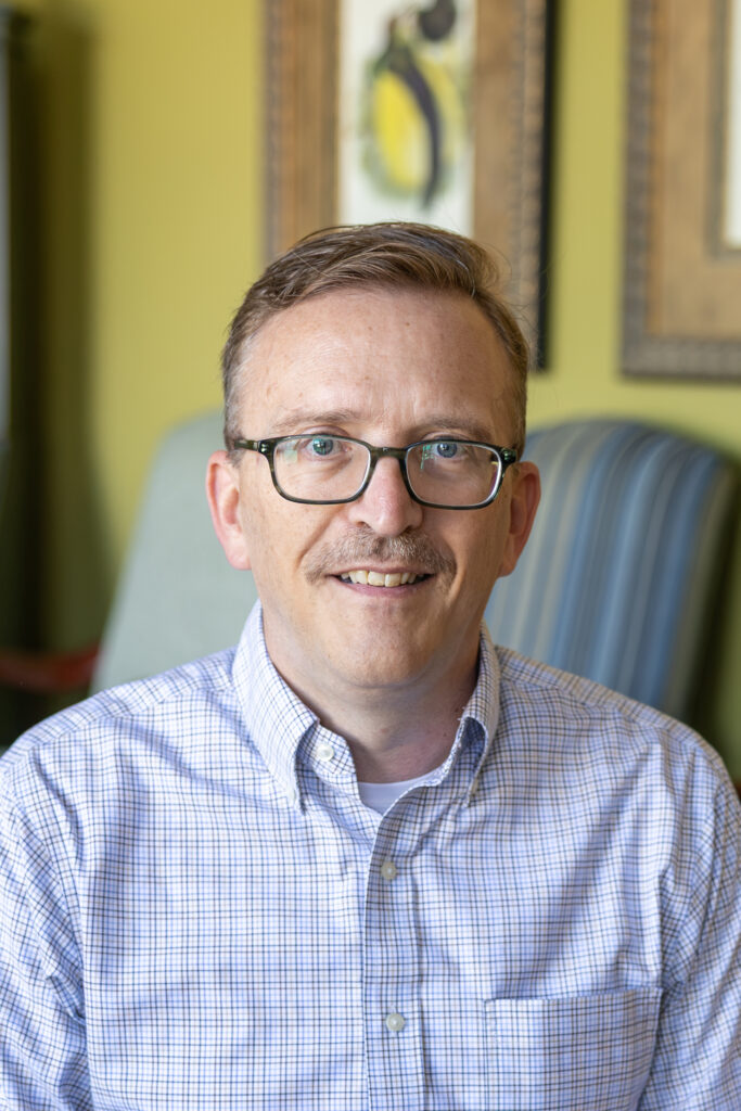 Dr Kenneth Roach